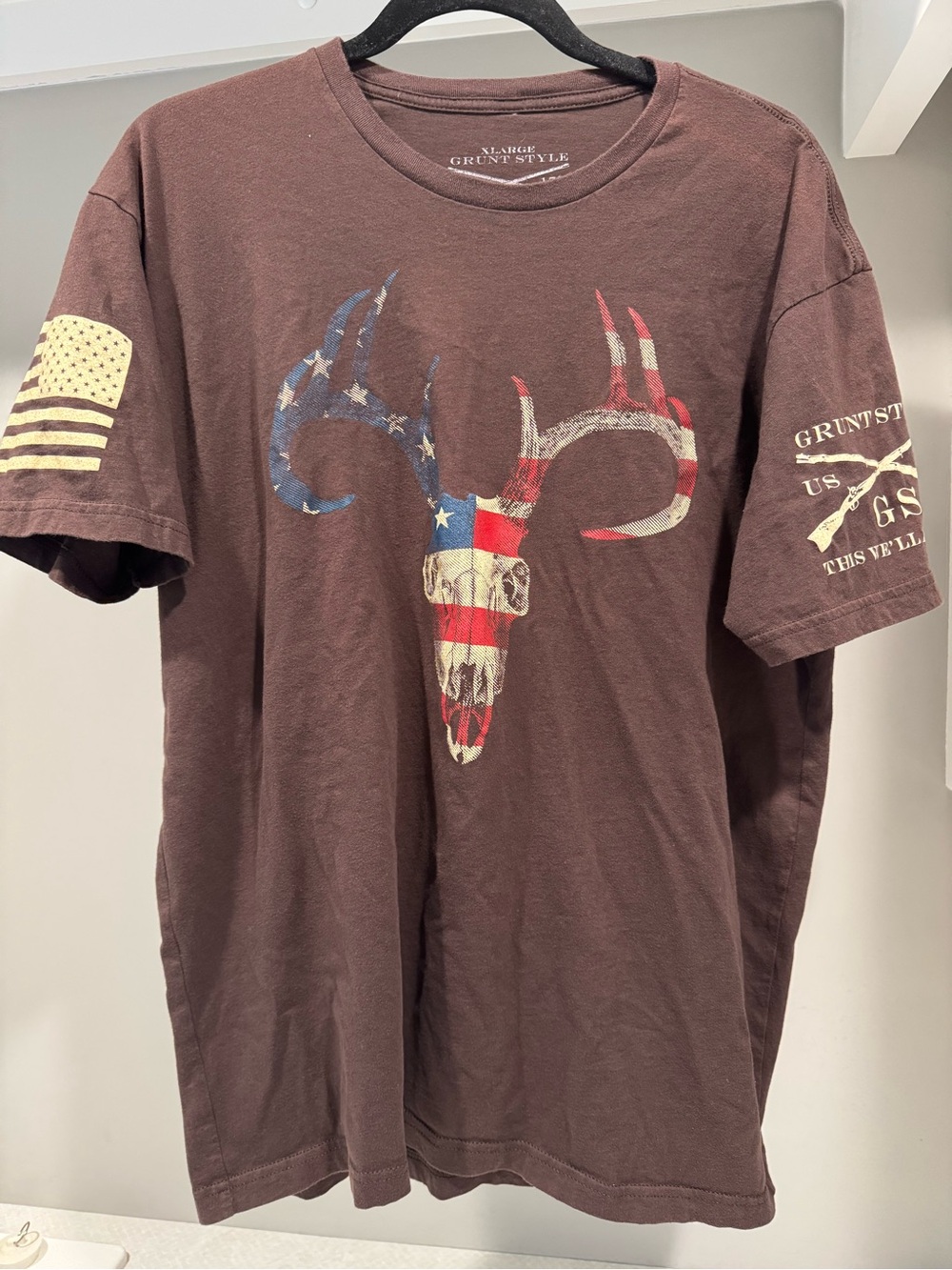 Grunt Style Men's Brown Short-Sleeve Graphic T-Shirt - American Skull Antler